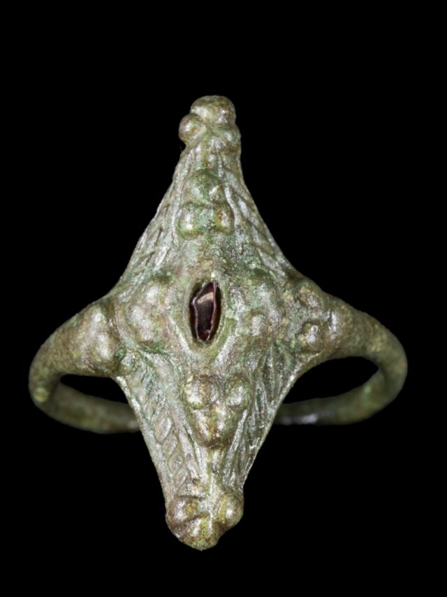 Amateur Archaeologist Found a 1,000-Year-Old Ring