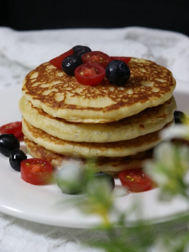The perfect fluffy breakfast treat are sponge-cake pancakes.